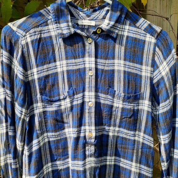 American Eagle Boyfriend Fit Blue Flannel Plaid Shirt Small EUC - Picture 6 of 6